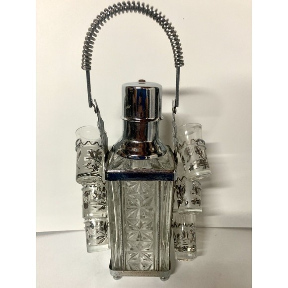 Vintage barware United Metal Goods 12” Glass Liquor Decanter Pump with Glasses - Picture 3 of 7